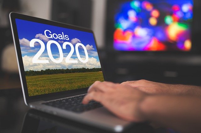 a computer screen that reads "goals for 2020"